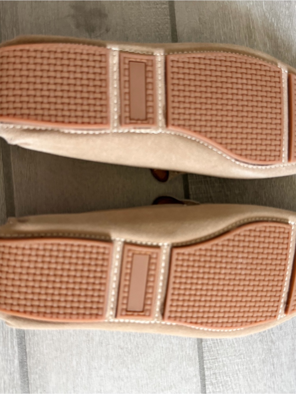 Steve Madden Beige Suede Perforated Slip-On Loafers -new in box -moccasins size - Picture 5 of 8
